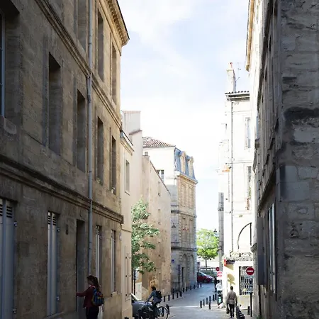 Centre Historique - Tour Du Pin 2 *