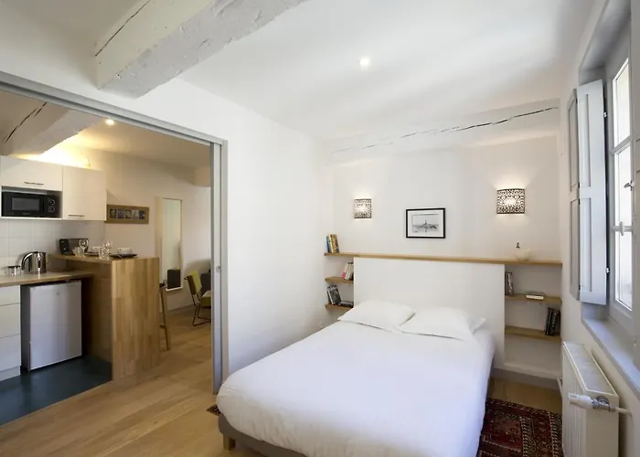 Centre Historique - Tour Du Pin 2 *