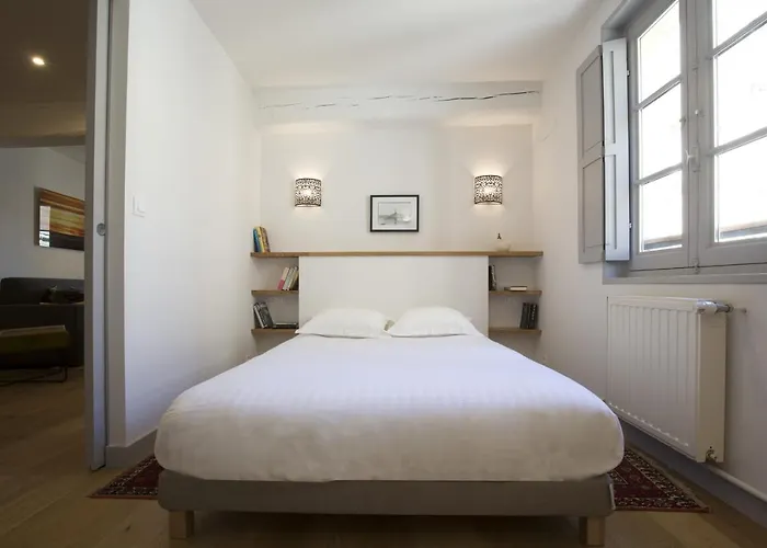 Centre Historique - Tour Du Pin 2