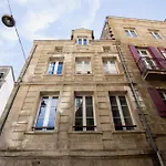 Lägenhet Centre Historique - Tour Du Pin 2 *